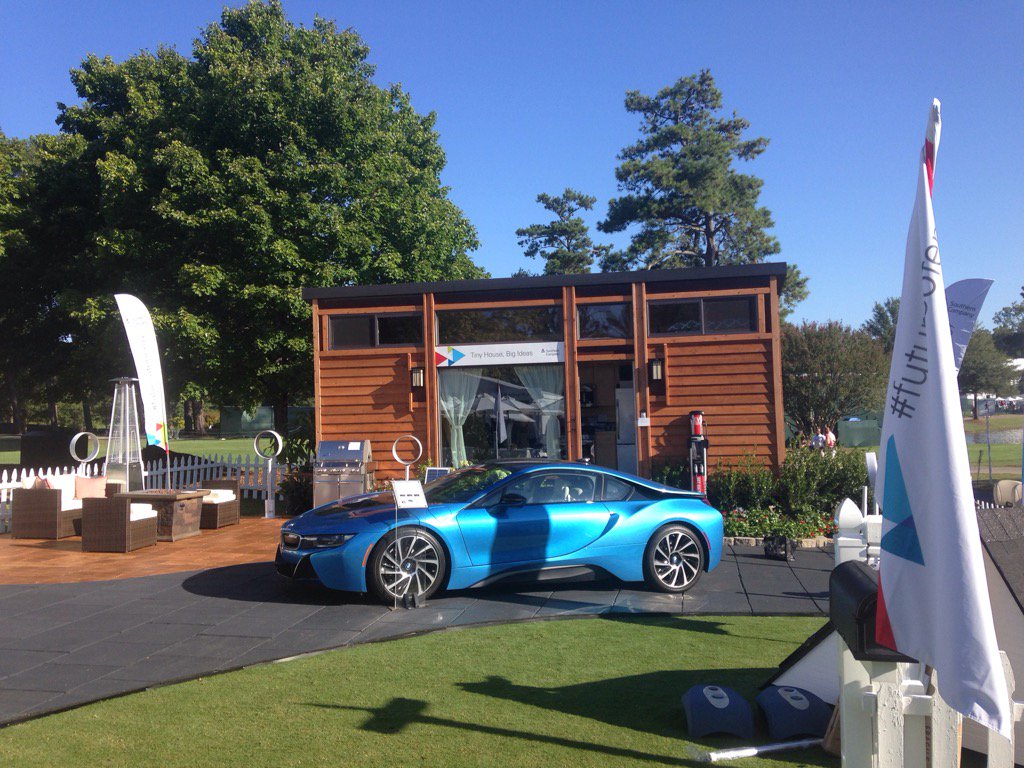 At the @playofffinale and <a href="/SouthernCompany/">Southern Company</a> new look pops. #tinyhouse #SoCoolZone