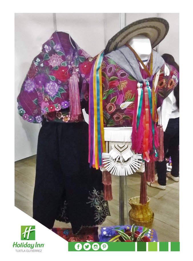 #FelizJueves #Trajestípicos #Zinacantán #Chiapas #Tradición #RiquezaCultural