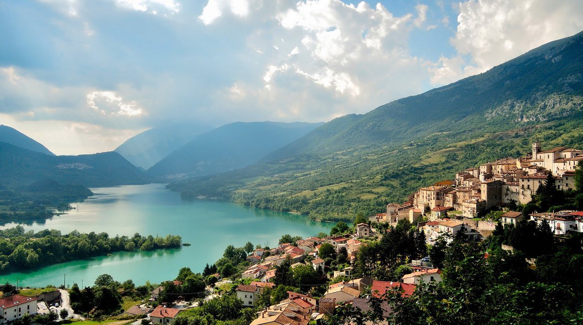 A prosperous and modern region, #Abruzzi or #Abruzzo still retains a strong sense of past traditions. #BocaRaton #Boca #SouthFlorida #FL