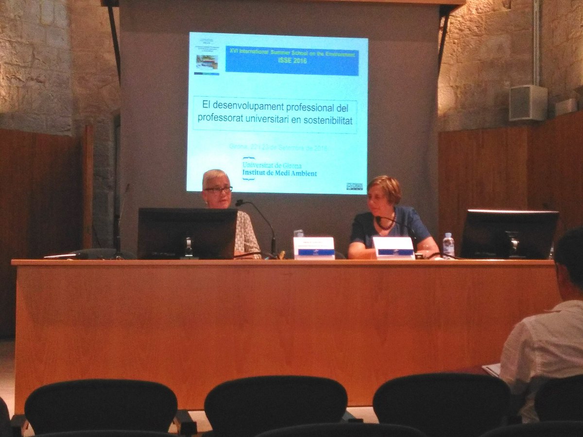 CatedraRSS_UdG's tweet photo. Anna M. Geli i Mercè Junyent presenten la Jornada #ISSE2016 a la @univgirona

#CatedraRSU #Sostenibilitat #udgent https://t.co/TNTe6YZ0br