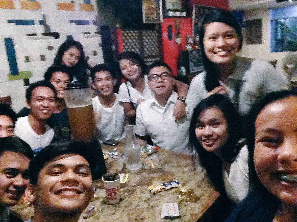 impaulthisone's tweet photo. Hindi naman kami masamang tao. Cheers! SALAMAT! #LabanInhinyero @GlydelleTan @LeianeCabs @hahahannanana @CE_dvilla @Jaaneyt @karlalulaling https://t.co/kyuB5wh43w