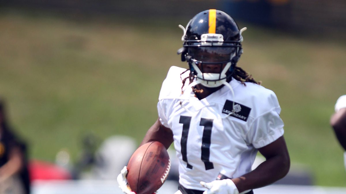 zesty_steelers's tweet photo. Steelers Injury Report: WR #MarkusWheaton on track to return...again https://t.co/BUZFWo6noM https://t.co/Ph4N3xmsN7