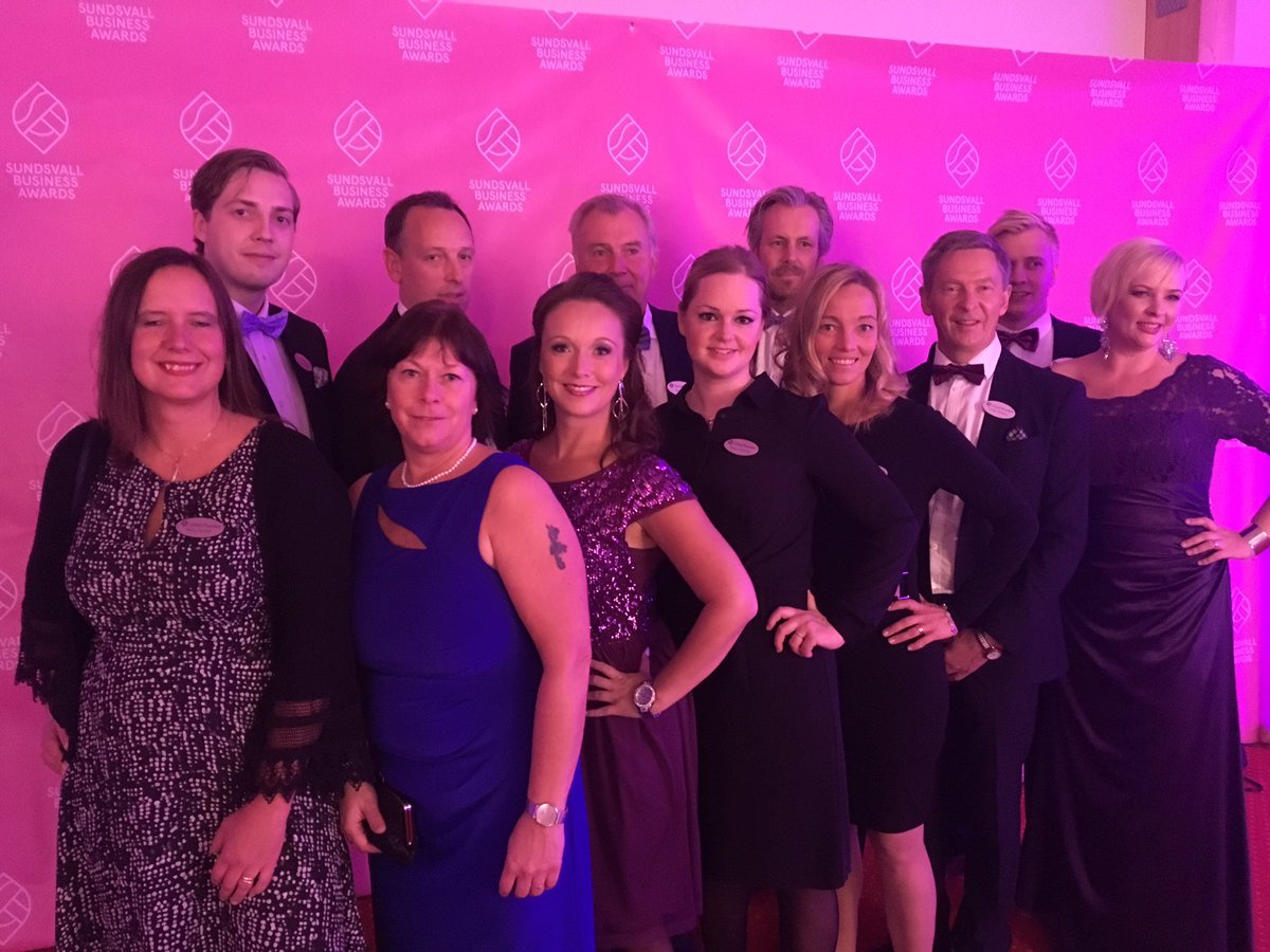 halvarsson_emma's tweet photo. I dag är vi @grantthornton mingelpartner på #sundsvallbusinessawards 💃🏻🍾 https://t.co/kIF6pIl8du