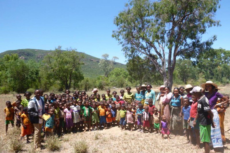 Villagers of Besakoa Ambany in Madagascar's troubled deep south hope to raise money to build a school. You can help: gofundme.com/2qgqxftp
