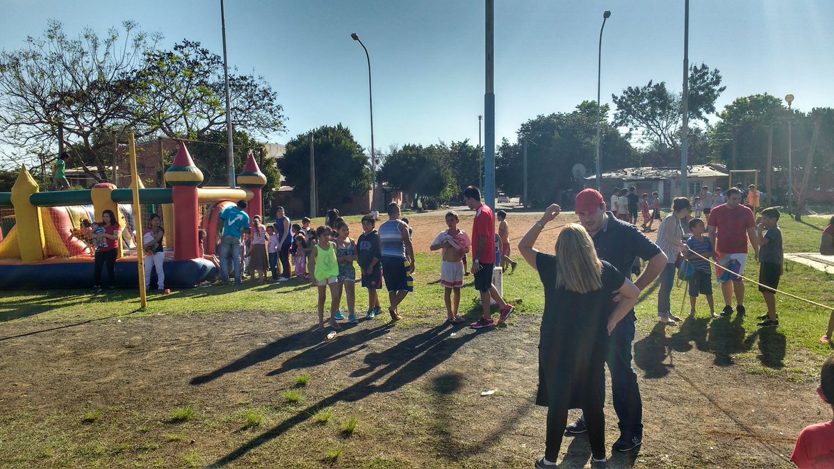 javierGerst's tweet photo. Linda tarde  con niños y vecinos B Sol Naciente!! @ceciliaBritto1 @toto_alvarez @LiliaTikiMarch  @Ezequielquiros https://t.co/gtPQ3Q5Qbi