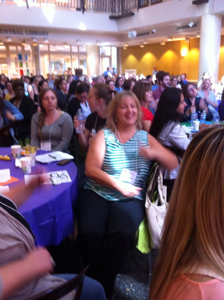 Rivkah's tweet photo. @KathiWindheim rocks with #JimValley at the #2016PlaySummit with @saclib and @FairytaleTown. https://t.co/GqP3LY6aGv