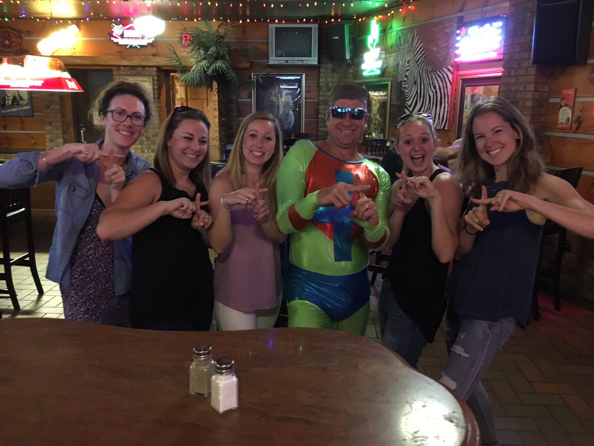 MBrew5's tweet photo. #whatsyourpositive spreading our positivity! #girlsweekend https://t.co/HNE9eCwOdk