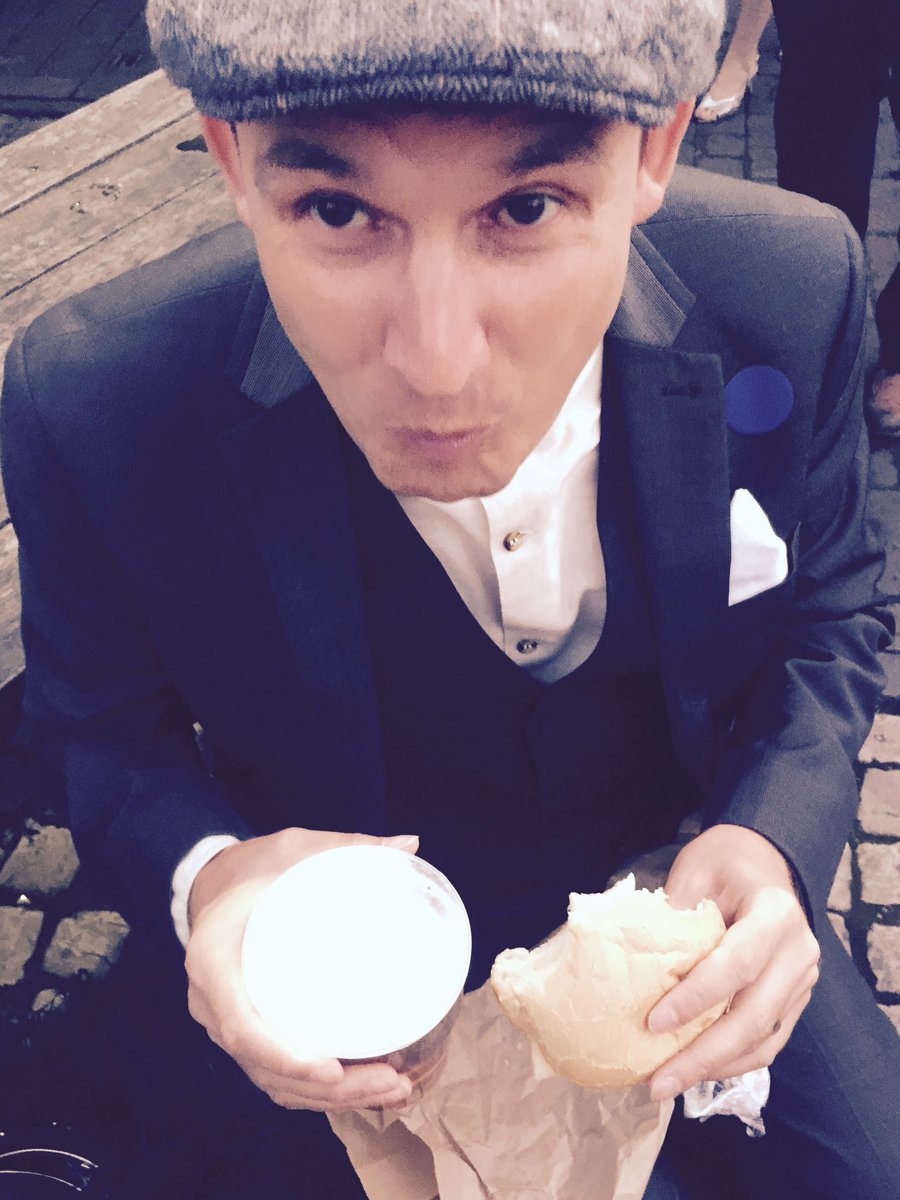 Patsystone_7's tweet image. Drinking Banks's Beer #PeakySelfie  @BCLivingMuseum @BankssBeer