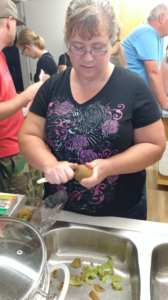 deeprootsfh's tweet photo. Kiwi jam making in progress #DRFH #healthyfoodworkshops https://t.co/VtiA0hYscU