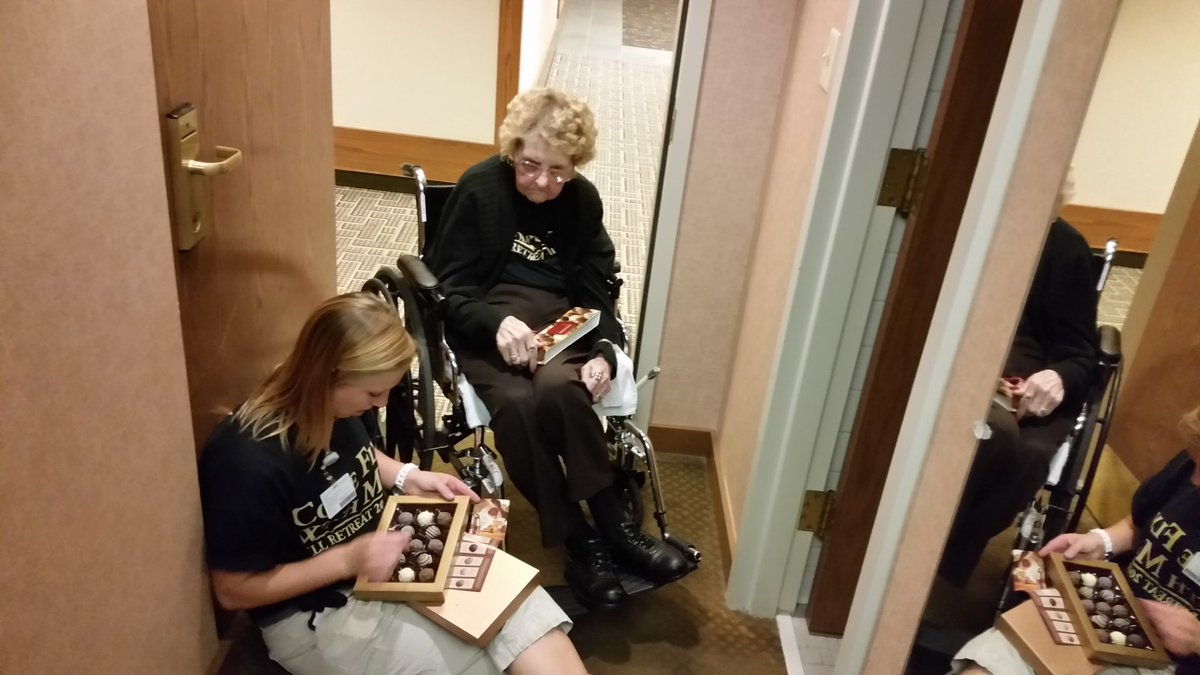 PrairieLakes_HC's tweet photo. Midnight snacks, night at Union Club to my great team! They are Not just residents but our friends! @TrilogyLiving https://t.co/LCzSoi27II