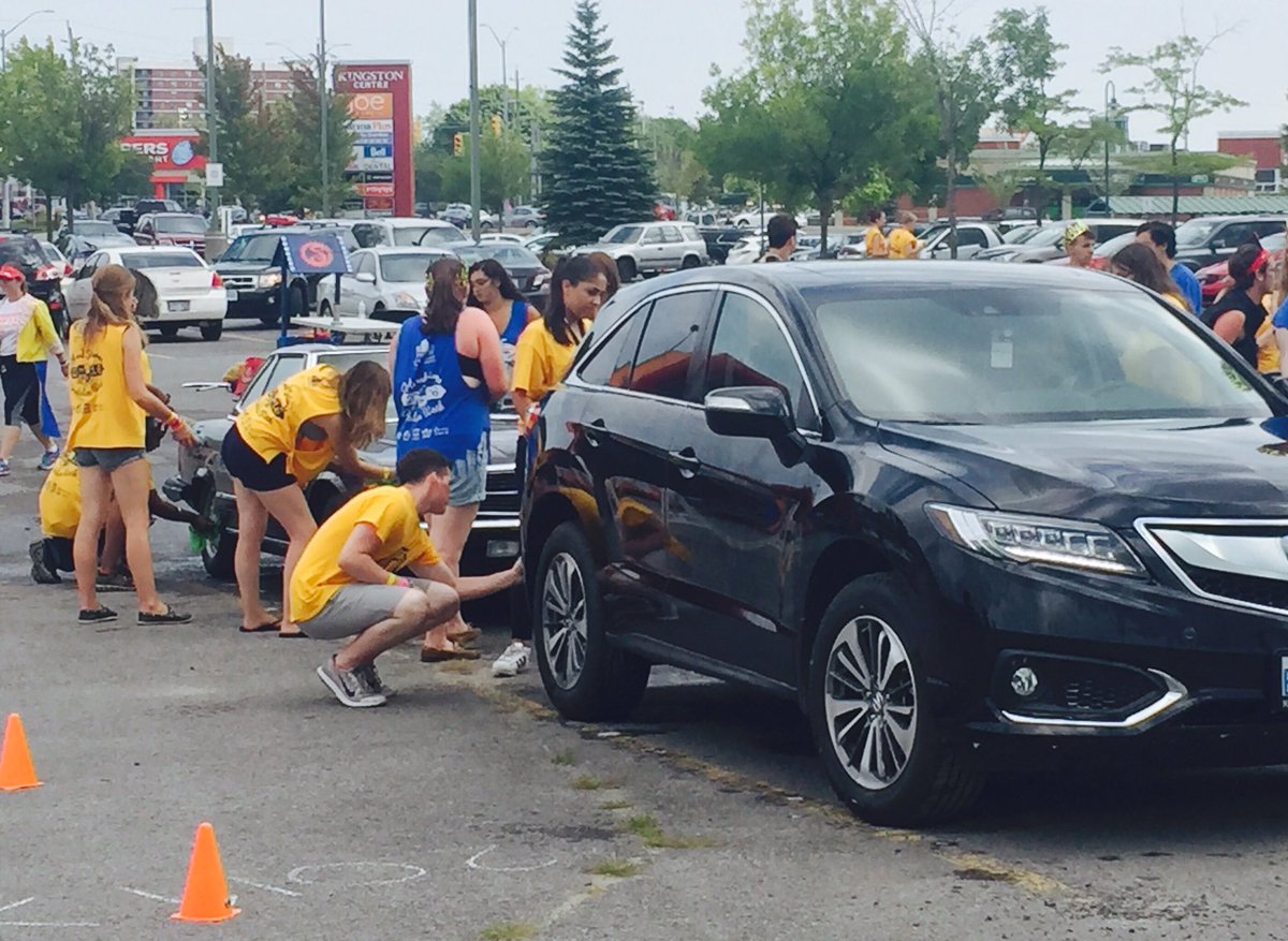 1043FreshRadio's tweet photo. Pop by Loblaws at the Kingston Centre &amp; support @QueensShinerama's fundraiser for @CFCanada. Car washes 'til 6! #ygk https://t.co/npFLnewAkE