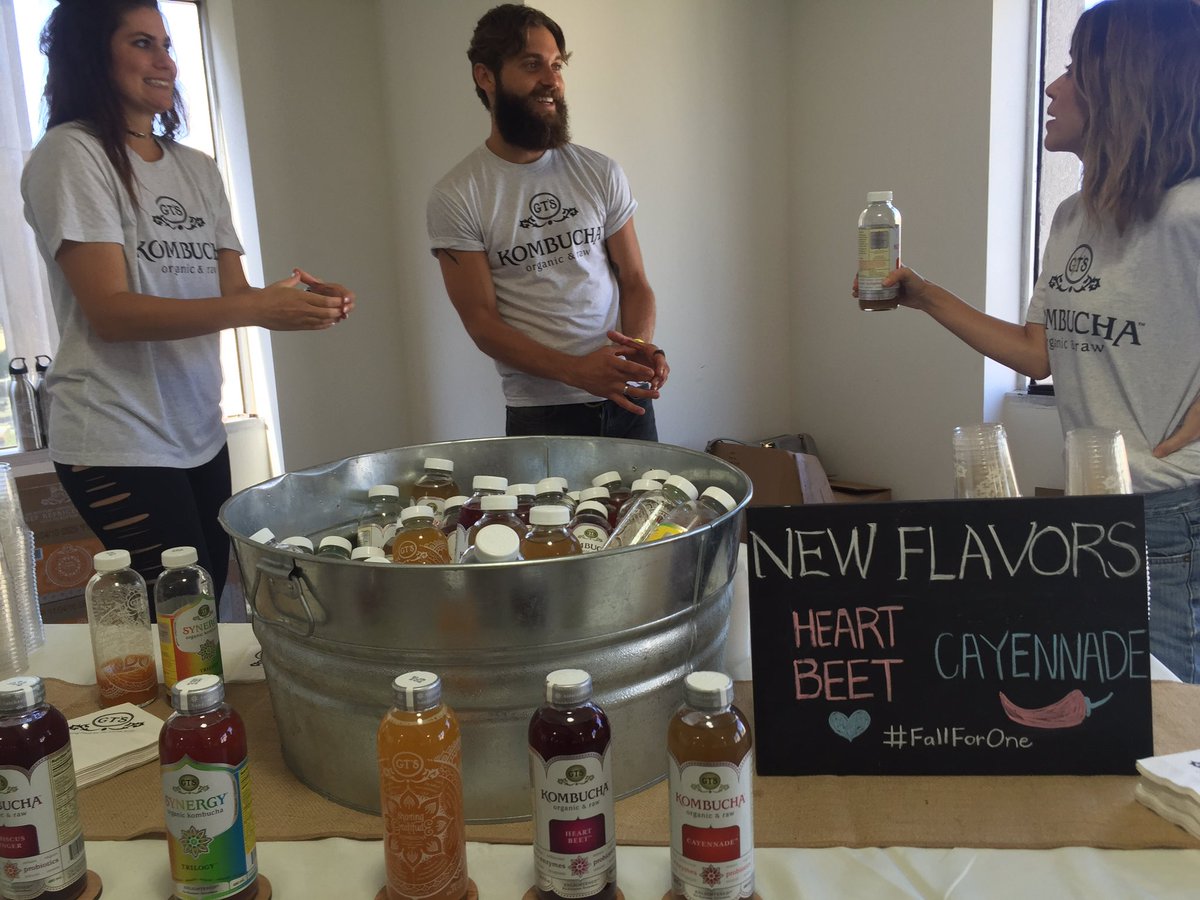 drink_synergy's tweet photo. Having a blast @UniqueLA. DTLA come by and try the new flavors! 110 E. 9th St 💜🌶 https://t.co/0Ui9hmFoOW