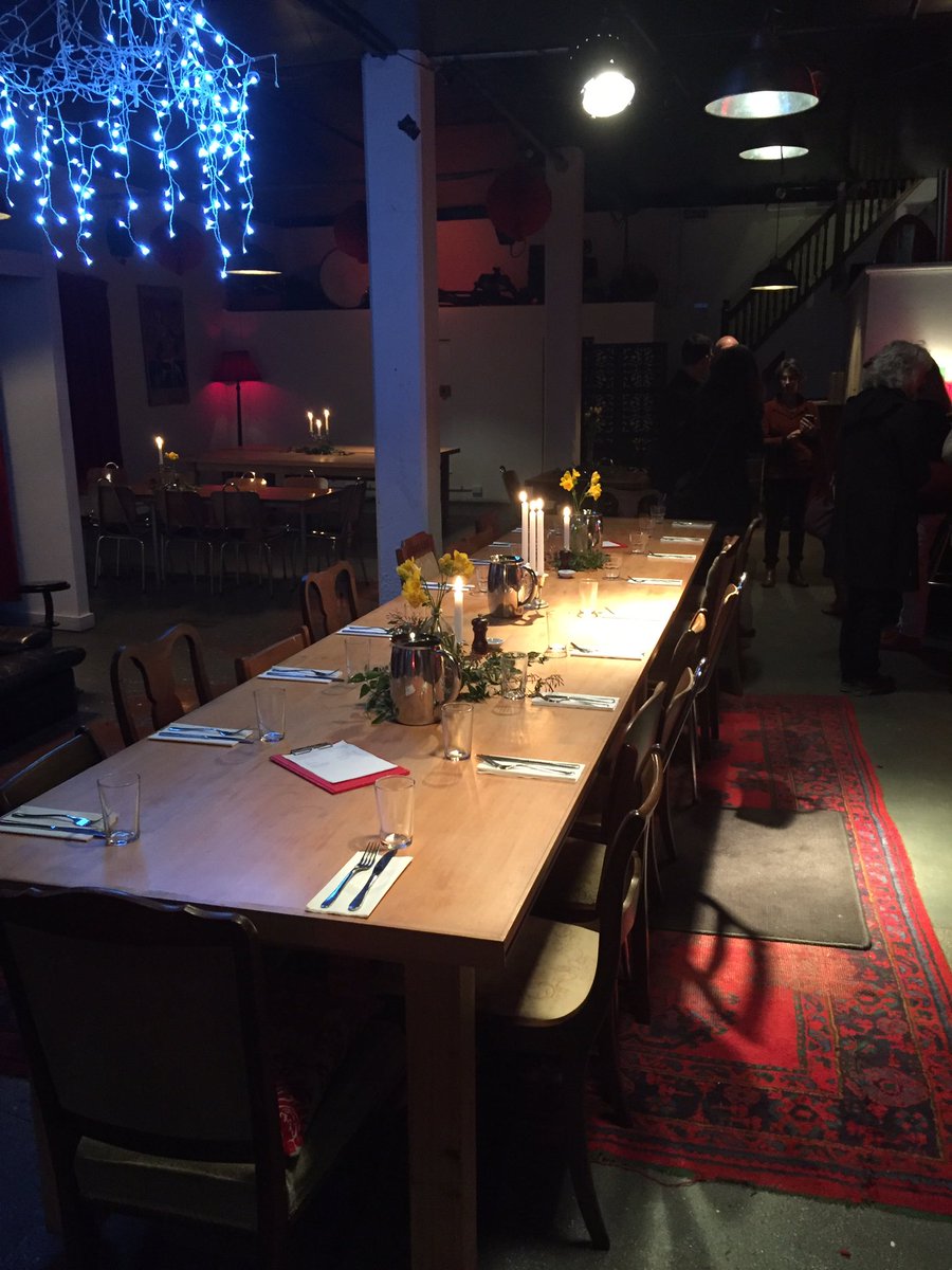 PeopleofNZ's tweet photo. Went to the #refreshmentroom in #westauckland last night! Great food and what a beautiful table! https://t.co/lwTZkbTxV2