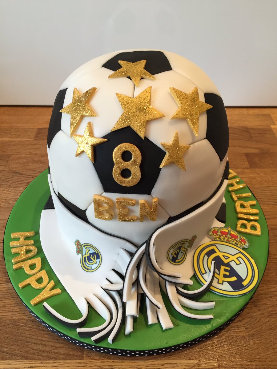 Back with a bang after the hols, HAPPY BIRTHDAY BEN! #realmadridcake