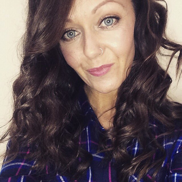 KezWesty's tweet photo. Date night selfie 😘 https://t.co/bABIja8VXf