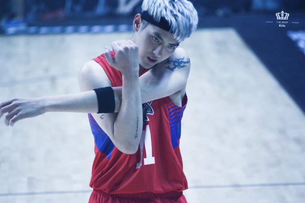 SkulLaeEy's tweet photo. ทำหน้าเหมือนไม่ได้มาเล่นบาส เหมือนนักฆ่าที่กำลังไล่ล่าฝั่งตรงข้าม มีความโหดสัด https://t.co/J0KnTJMi1o