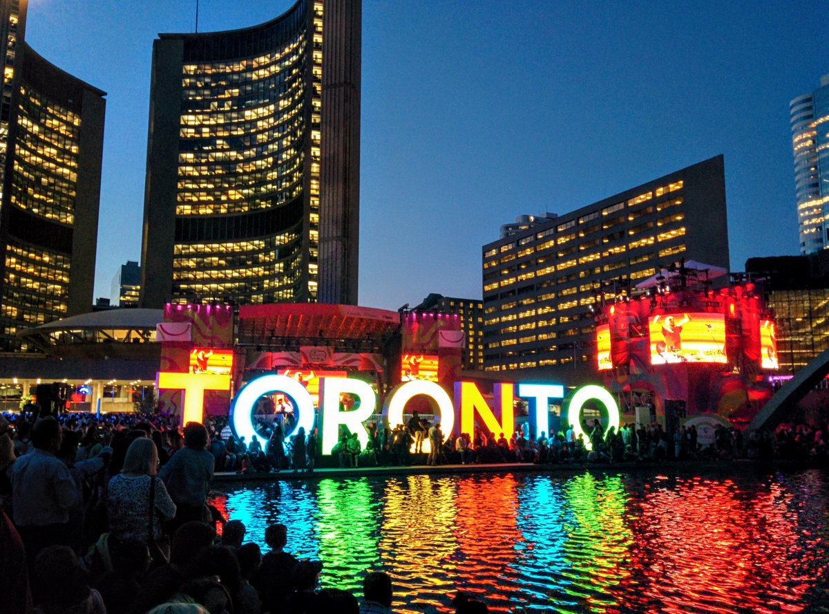 amandeep's tweet photo. Toronto through the seasons. I ❤️ my city https://t.co/1HzuH3YgS8