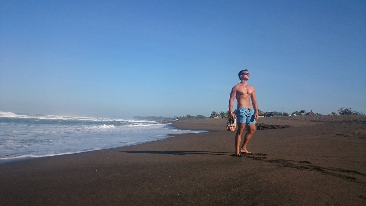 xgabecam's tweet photo. Canggu, Bali https://t.co/jgMU84WCLz