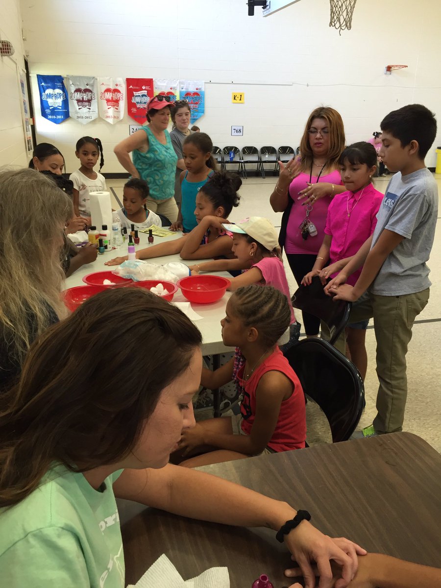 msms_bulldogs's tweet photo. Community+Family+School=Whole Child @msms_bulldogs @msesbulldogs @wsfcs @Allen_Joines #communityday2016 https://t.co/bEZLpZ4mk5