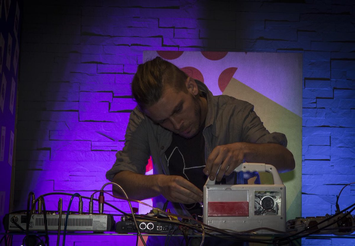 OrionRecords's tweet photo. Tremenda noche la que vivimos en @KobenhavnSCL ! Felicitaciones a todos los que participaron en #sesionesmodular https://t.co/IRQwk4bOjk