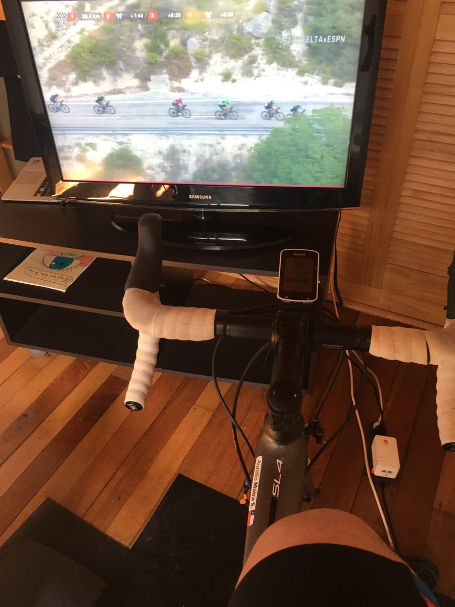 amairas's tweet photo. @mario_sabato Siguiendo la definición de La Vuelta por ESPN arriba del rodillo. Un abrazo desde Concepción, Chile https://t.co/mVPMBCffyG