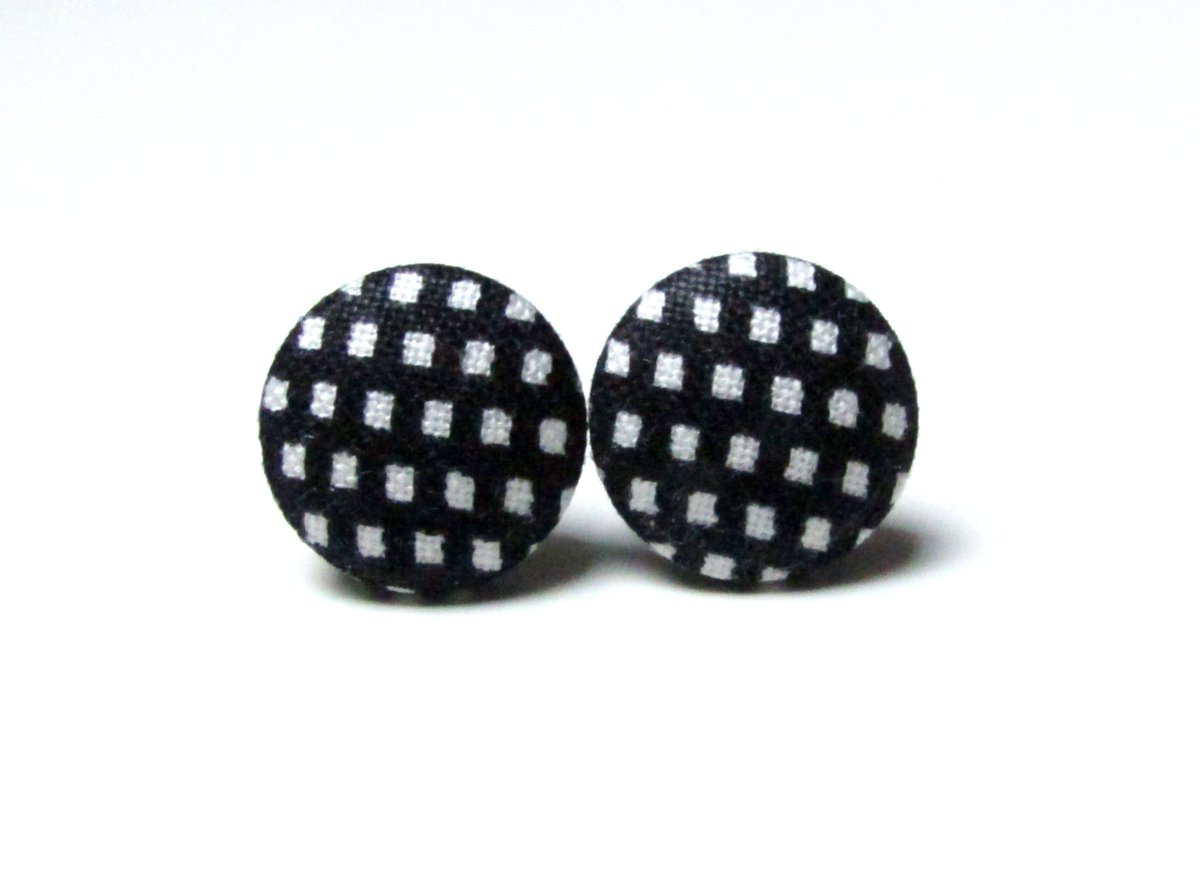 SlavicaBo's tweet photo. https://t.co/jJVKpxwa9K
#etsy #etsyrt #etsygifts #epiconetsy #bestofetsy #buttonearring #pinup #retrostyle #vintage https://t.co/pKWFf1oKo9