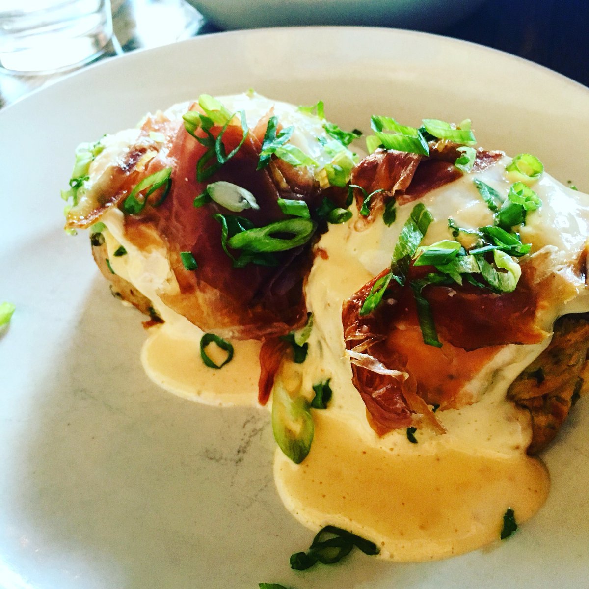 TweetandEatDc's tweet photo. I think I need some @EspitaDC in my life this weekend. Them bennies though.....#SoGood #EatDC #DC #BennyMeBaby https://t.co/NAmZT3z9G8