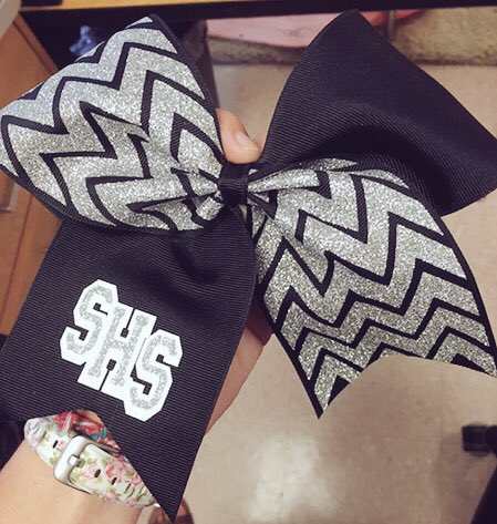 CheerForSparta's tweet photo. Bows are in! #SpartaCheer #BowGameStrong https://t.co/oExdtGIItn