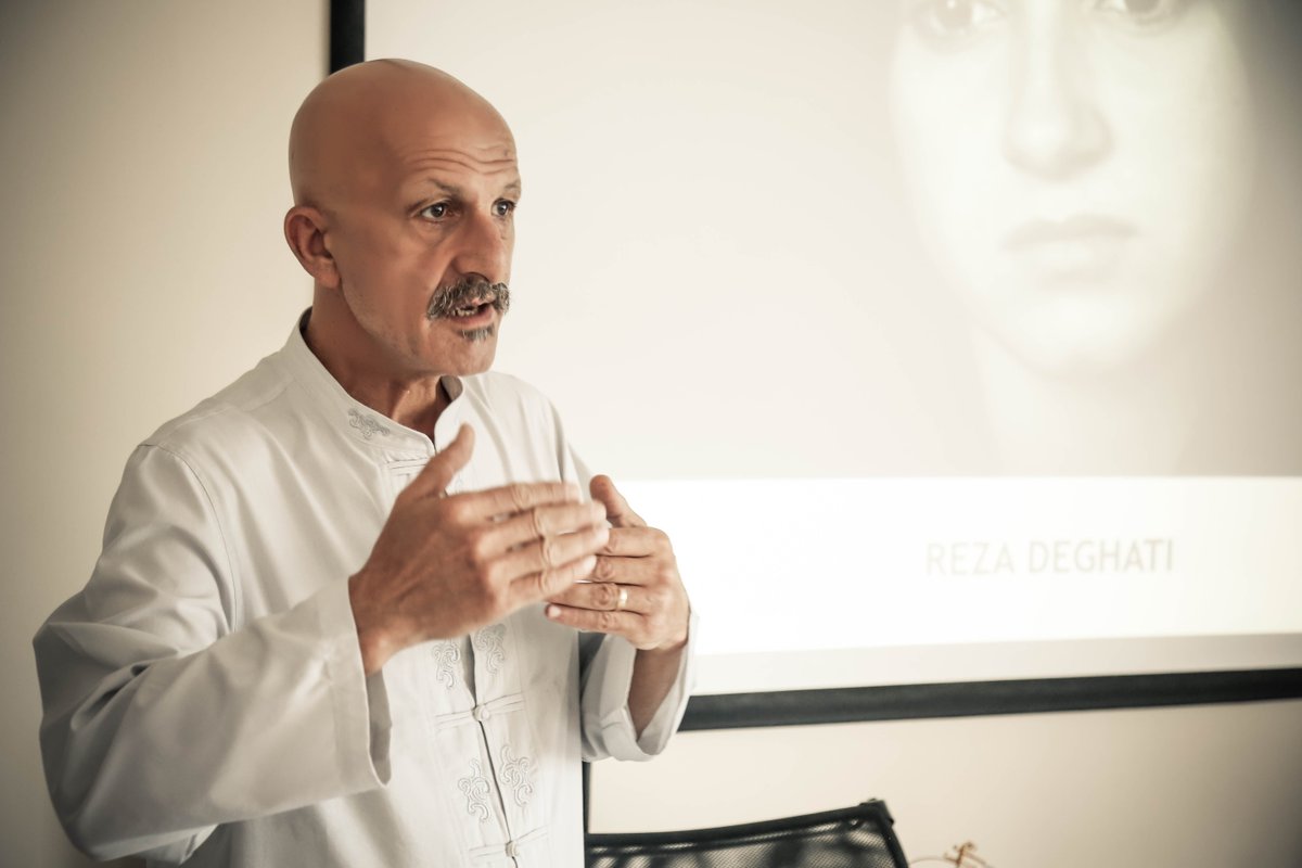 yapmlab's tweet photo. Ünlü fotoğrafçı Reza Deghati Yapımlab'da bizlerleydi! #yapimlab 
#rezadeghati #ustalıksınıfı https://t.co/N8ziFwXHVT
