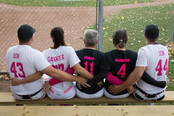 BreastCancerCCS's tweet photo. Good luck 2 our outstanding Edmonton teams batting against cancer today & tmrw! Have fun in the field! #BABC16 #YEG https://t.co/PlL8FYAb9E