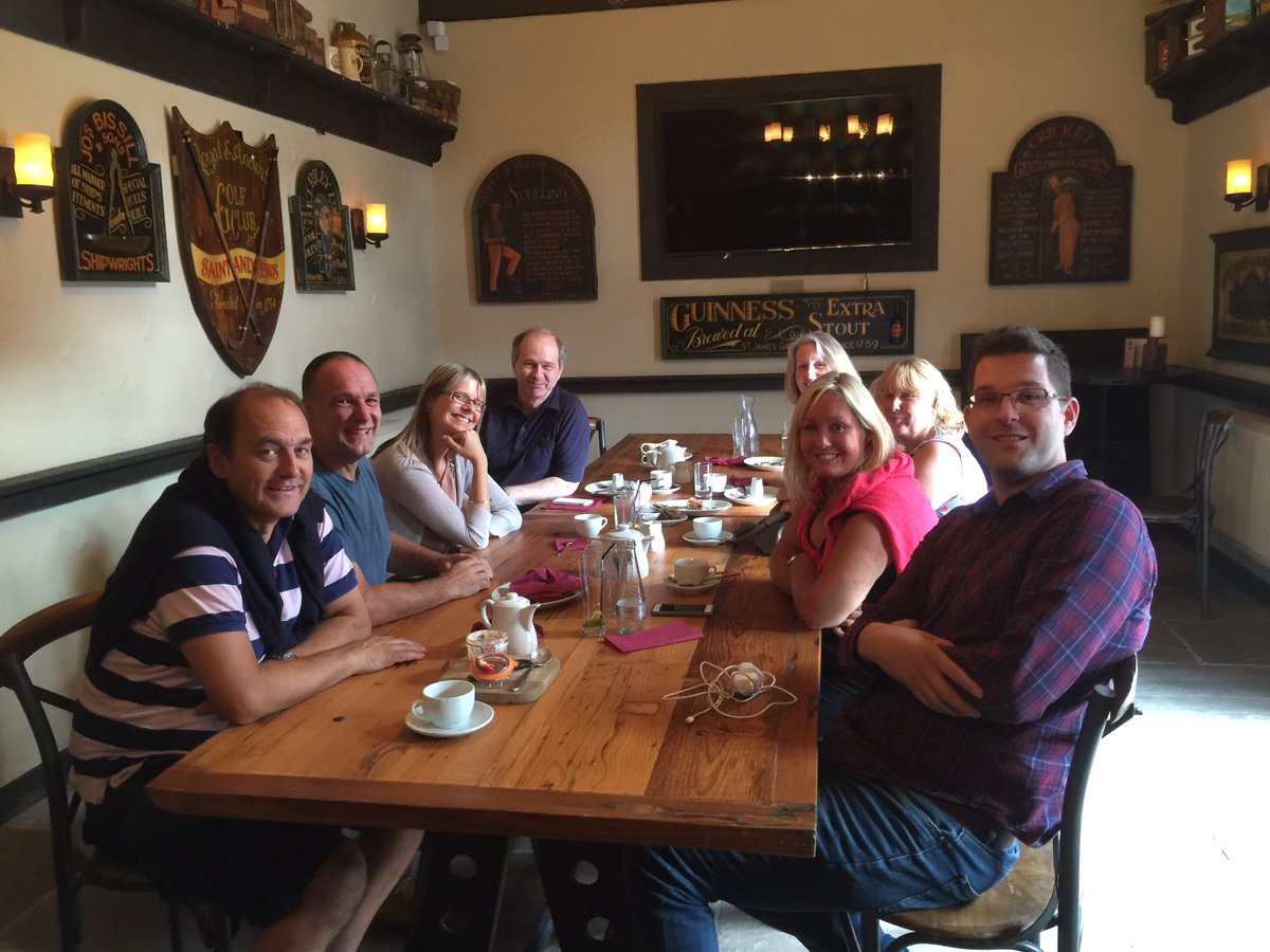 DavidBass_TV's tweet photo. Amazing time with Vineyard pastors from the North East Area. Proper northern food too! #pieandpeas #goodfriends https://t.co/HUB5Y4JvLG