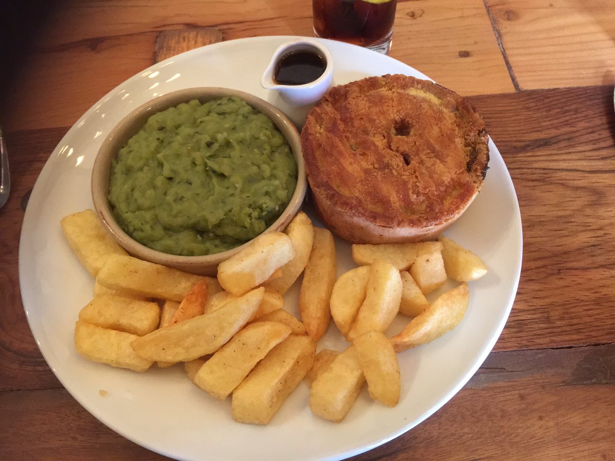 DavidBass_TV's tweet photo. Amazing time with Vineyard pastors from the North East Area. Proper northern food too! #pieandpeas #goodfriends https://t.co/HUB5Y4JvLG
