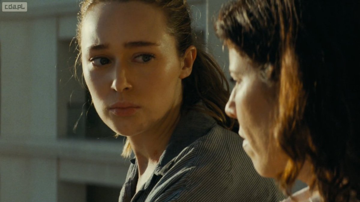 ForeverClexa's tweet photo. #AlyciaDebnamCarey in #FTWD p5. https://t.co/cmogl0lTy4