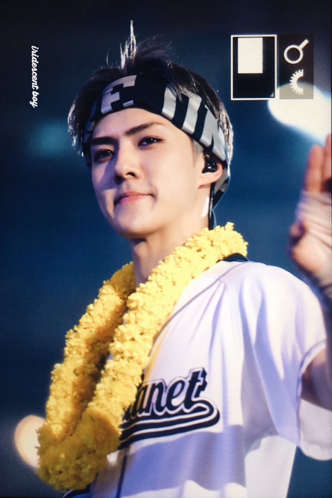 sehunspics's tweet photo. Cr iridescent_boy  https://t.co/Arj2S5BIFr