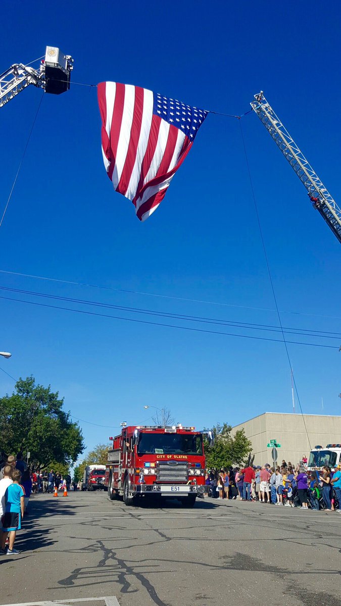 OlatheFire's tweet photo. #OlatheProud 🚒 https://t.co/iT5GSk0ij7