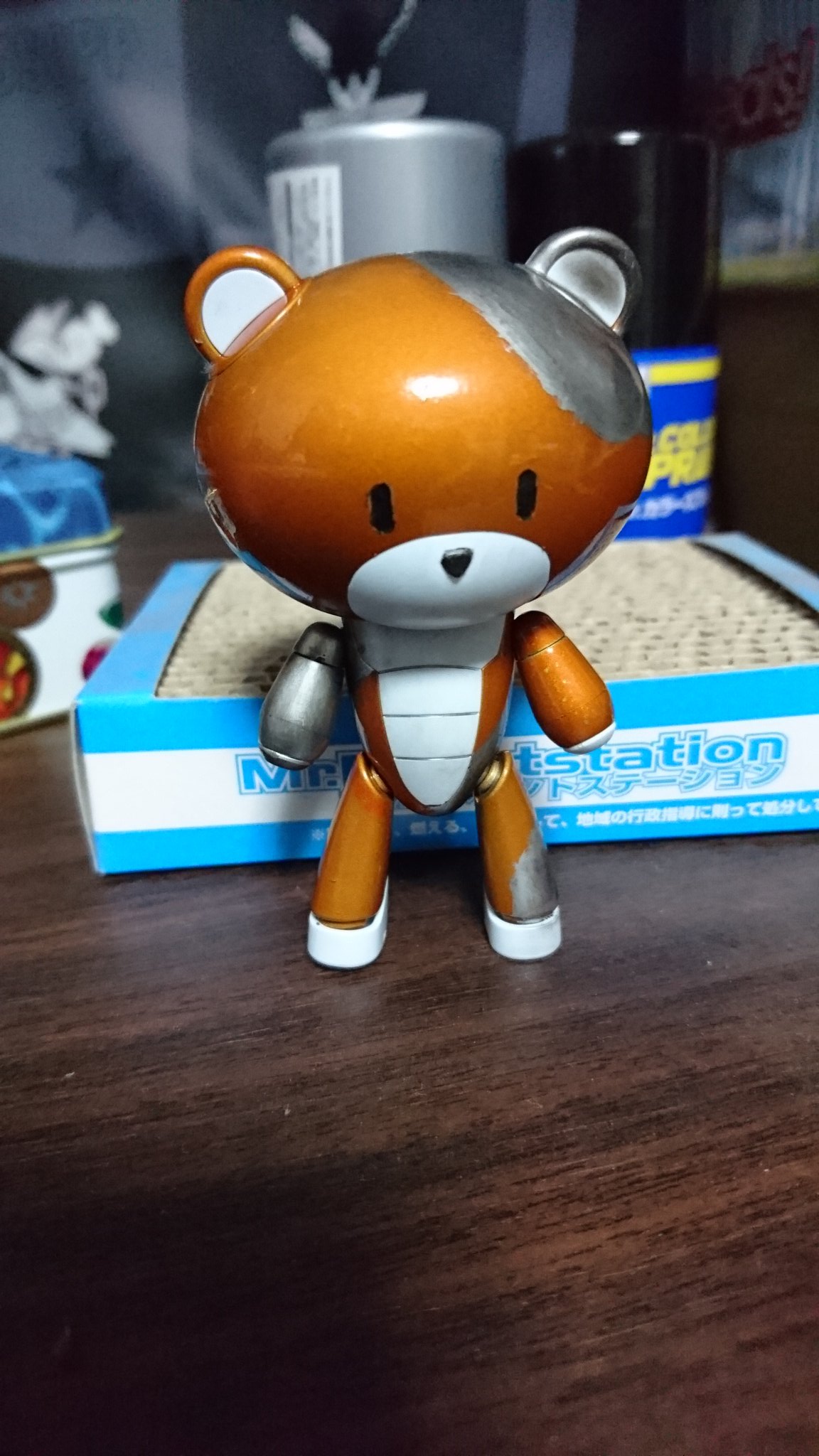 ゼアノート プチッガイをキャンディ塗装して 所々を汚してみました そしてリボルテックのジャックとたわむれる ガンプラはどんな自由な発想で作ってもいいんだ ガンプラの画像貼るとrtされると聞いて T Co Vjhmxttjch Twitter