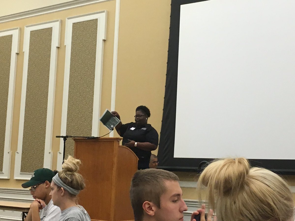 SandManCitings's tweet photo. #lavernsighting #hallcouncilretreat https://t.co/bpKCnPV5Ab