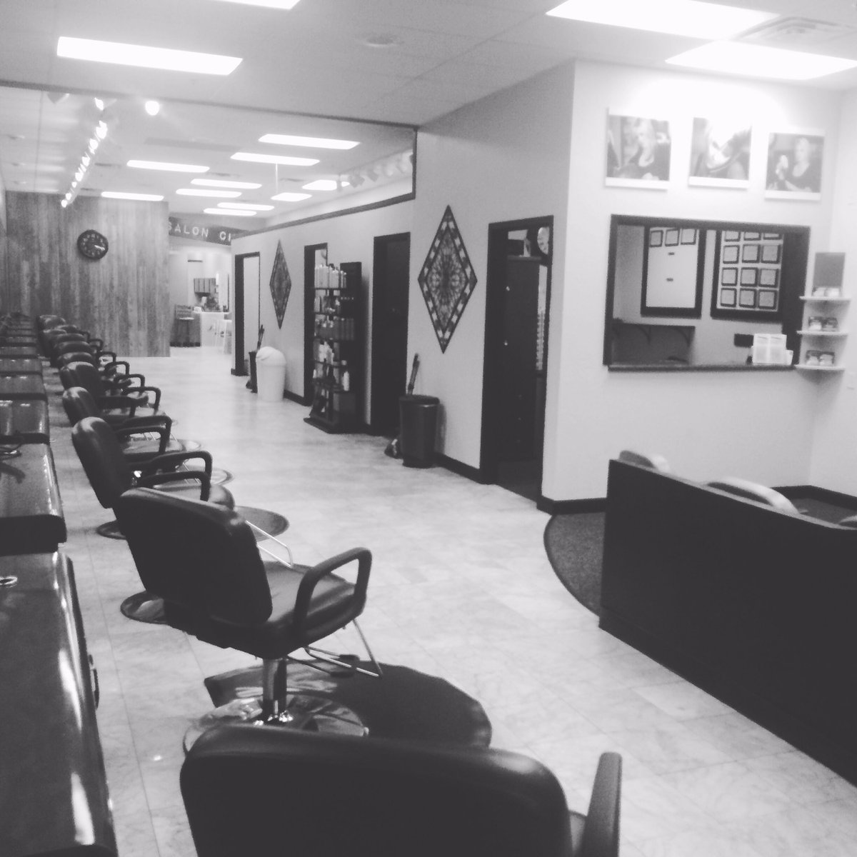 Salon_Chic's tweet image. Have you seen our new look? @Salon_Chic #makeover