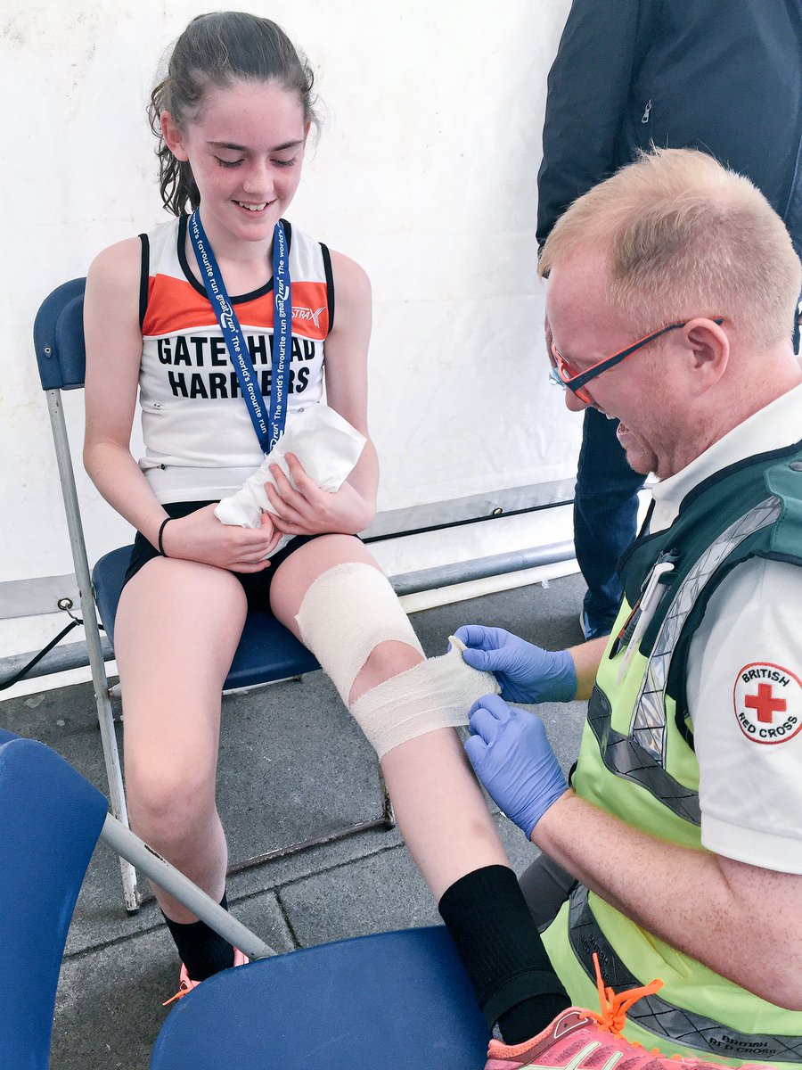 itsonlyaloft's tweet photo. Big thanks to @BritishRedCross Steven for putting the smile back on our Junior #GNR face! @Great_Run @GatesheadHAC https://t.co/m28vgDU7KG