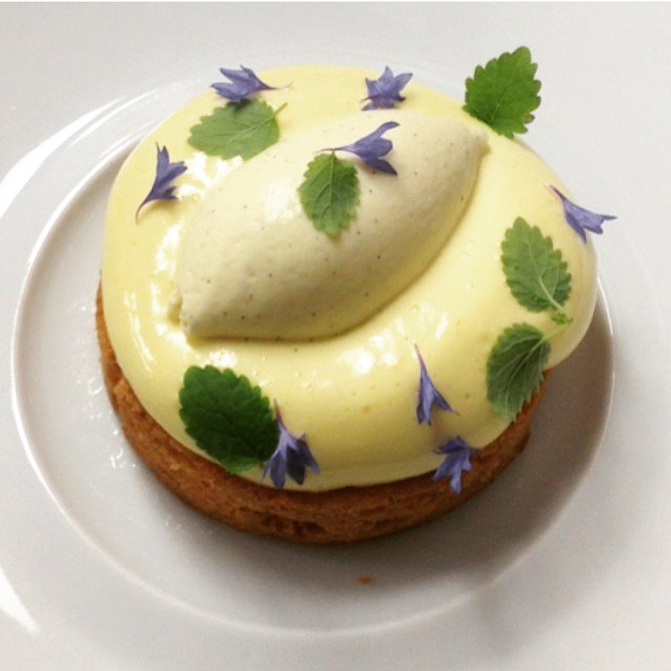 Abricots melba, sablé breton, sabayon au muscat :
On se fait plaisir avec le Graves Supérieure, Dom. Clos 19 Bis.