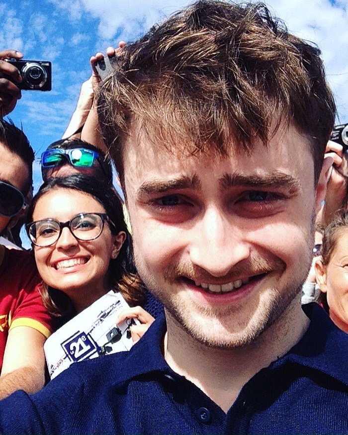 DanRadNews's tweet photo. #DanielRadcliffe SEXY HAIR APPRECIATION POST 😍 #Deauville2016 #signing #fans https://t.co/ApqkjD9fuQ