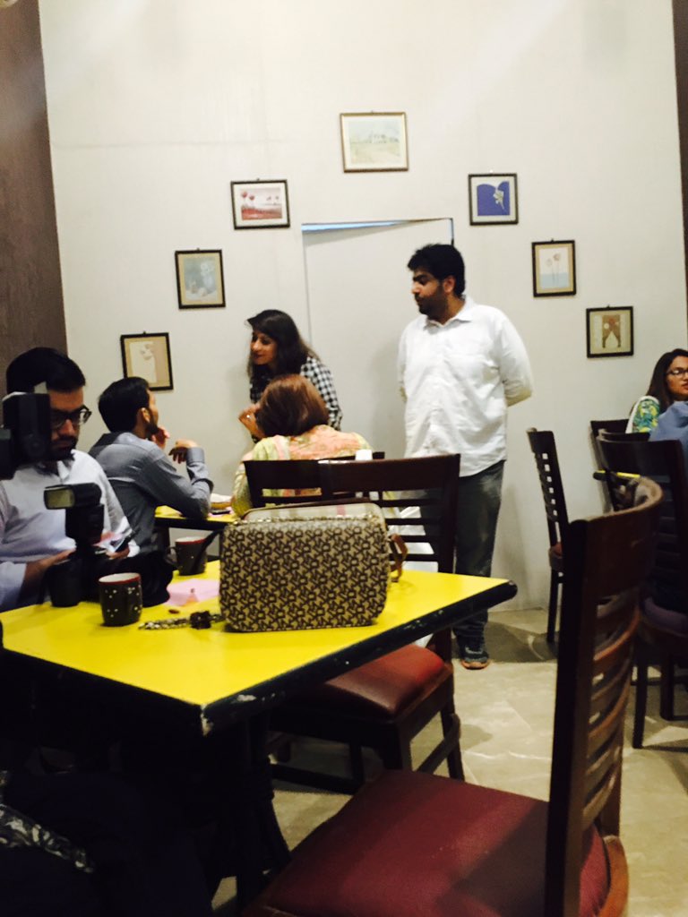 HiraSaeed__'s tweet photo. And more people...
#ApnaAdda #ApnaAddaLaunch #KarachiBloggers #BloggersParty https://t.co/zfJjKTtv9w