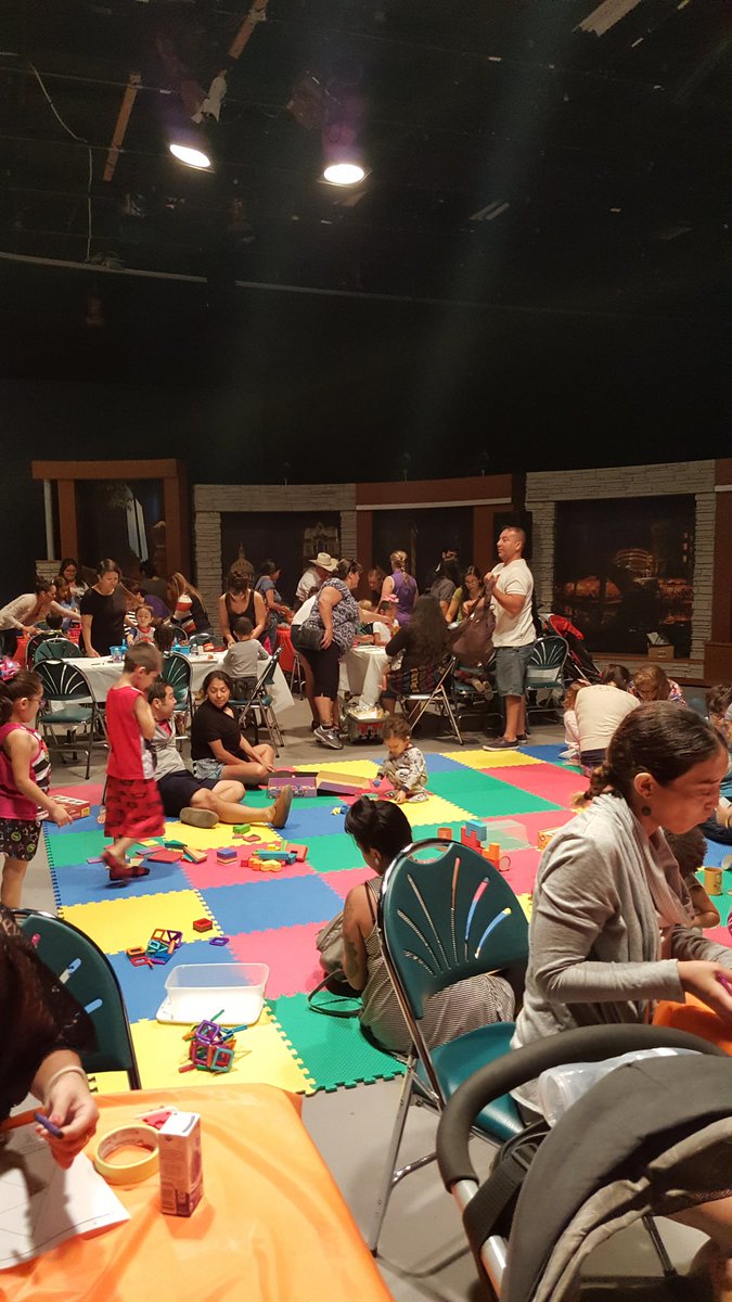 ellesee87's tweet photo. Lots of #engagement happening @klrn today for Peg+Cat #KLRNEducation #FamilyTime #LearningIsFun https://t.co/LpMGK5OAHU