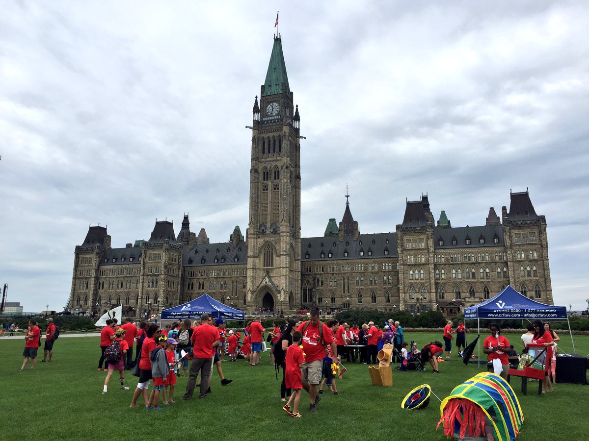 TrentonMFRC's tweet photo. We've arrived! #MFRCs &amp; #militaryfamilies set up for #MFontheHill! @MfsCfmws https://t.co/Wzfk6sMK3V