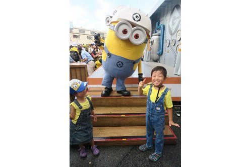 bee14040546's tweet photo. ミニオンズーーー！ 15周年だからって、やりすぎだよー！“やり過ぎハロウィーンでRE-BOOOOOOOORN！”【ユニバーサル・スタジオ・ジャパン】
https://t.co/OtCugfkaQx https://t.co/MfkHzZH8XD