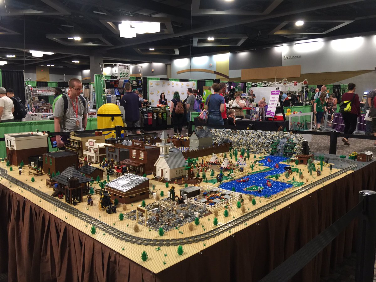sjbrancato's tweet photo. #OKILUG @CincyComicon https://t.co/sOq0dgOTIl