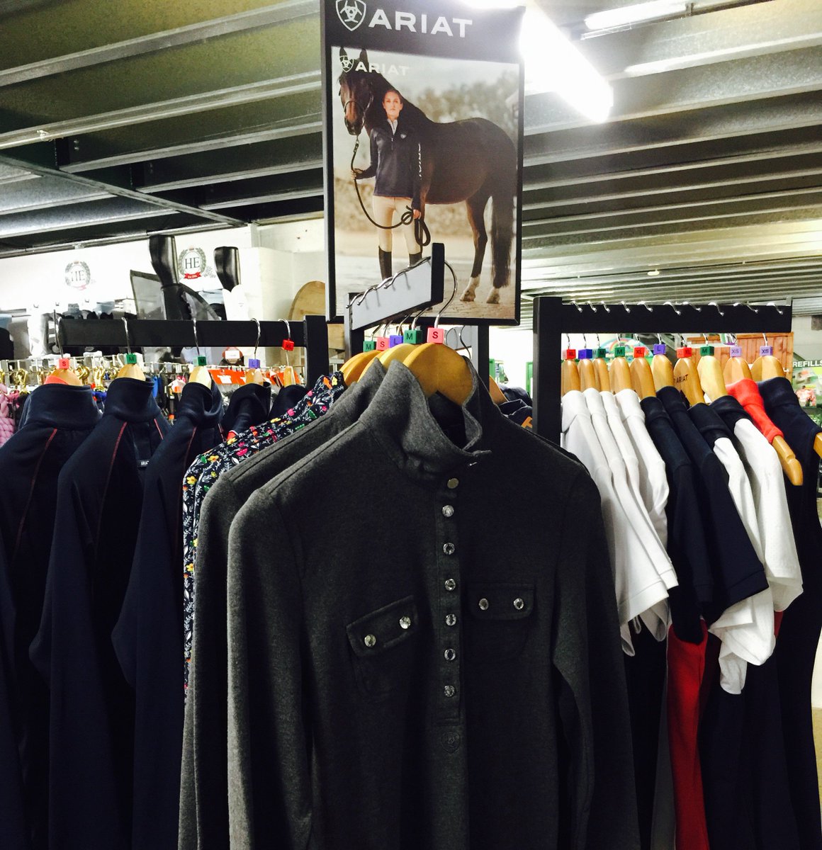 HarleyEquest's tweet image. Great collection of @AriatEurope clothing here at Harley, a must have this Autumn/Winter  #equestrian