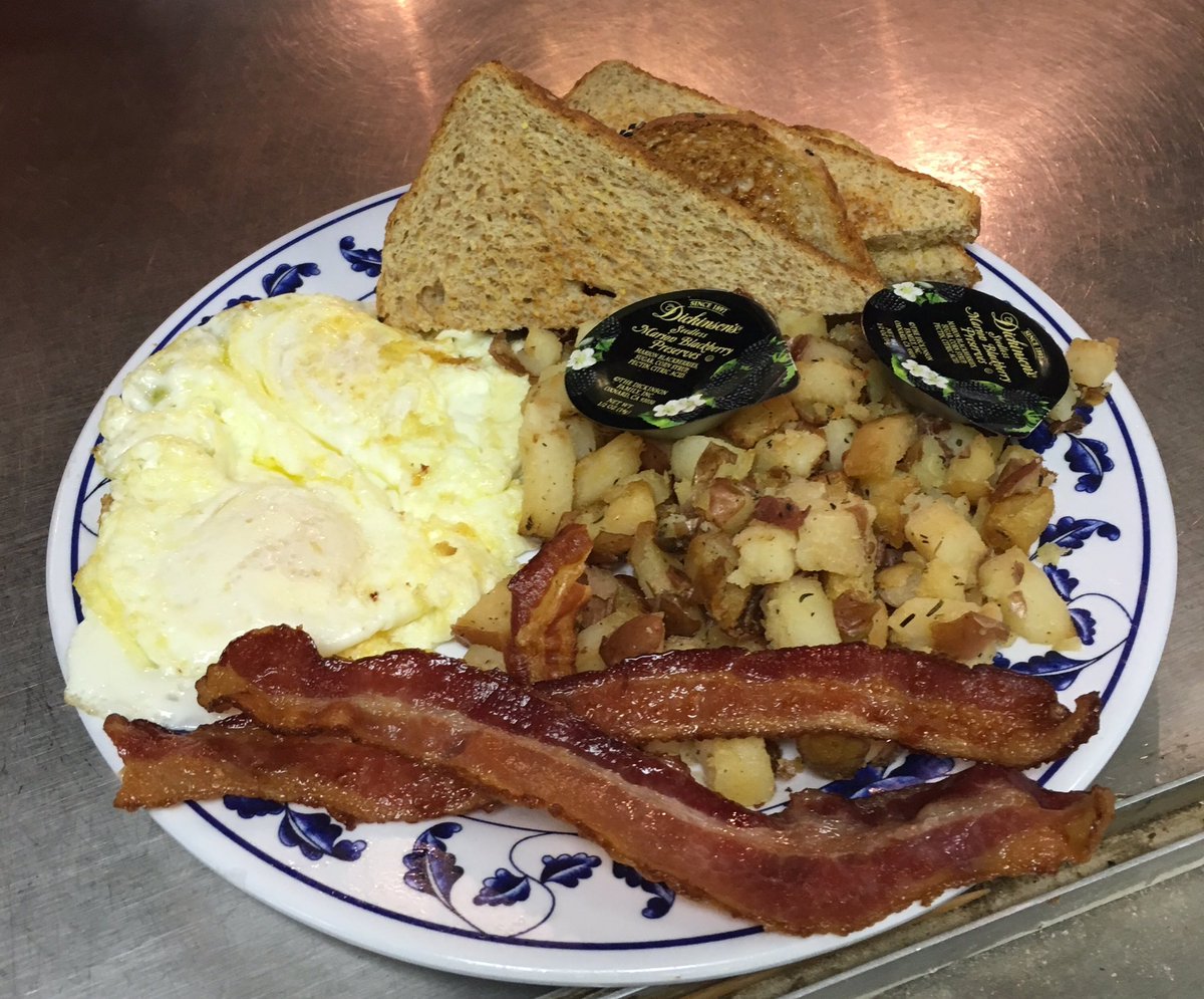 Schnepf_Farms's tweet image. Stop by #SchnepfFarms for breakfast/lunch or to pick up fresh baked items, we would love to see you! #FarmFresh