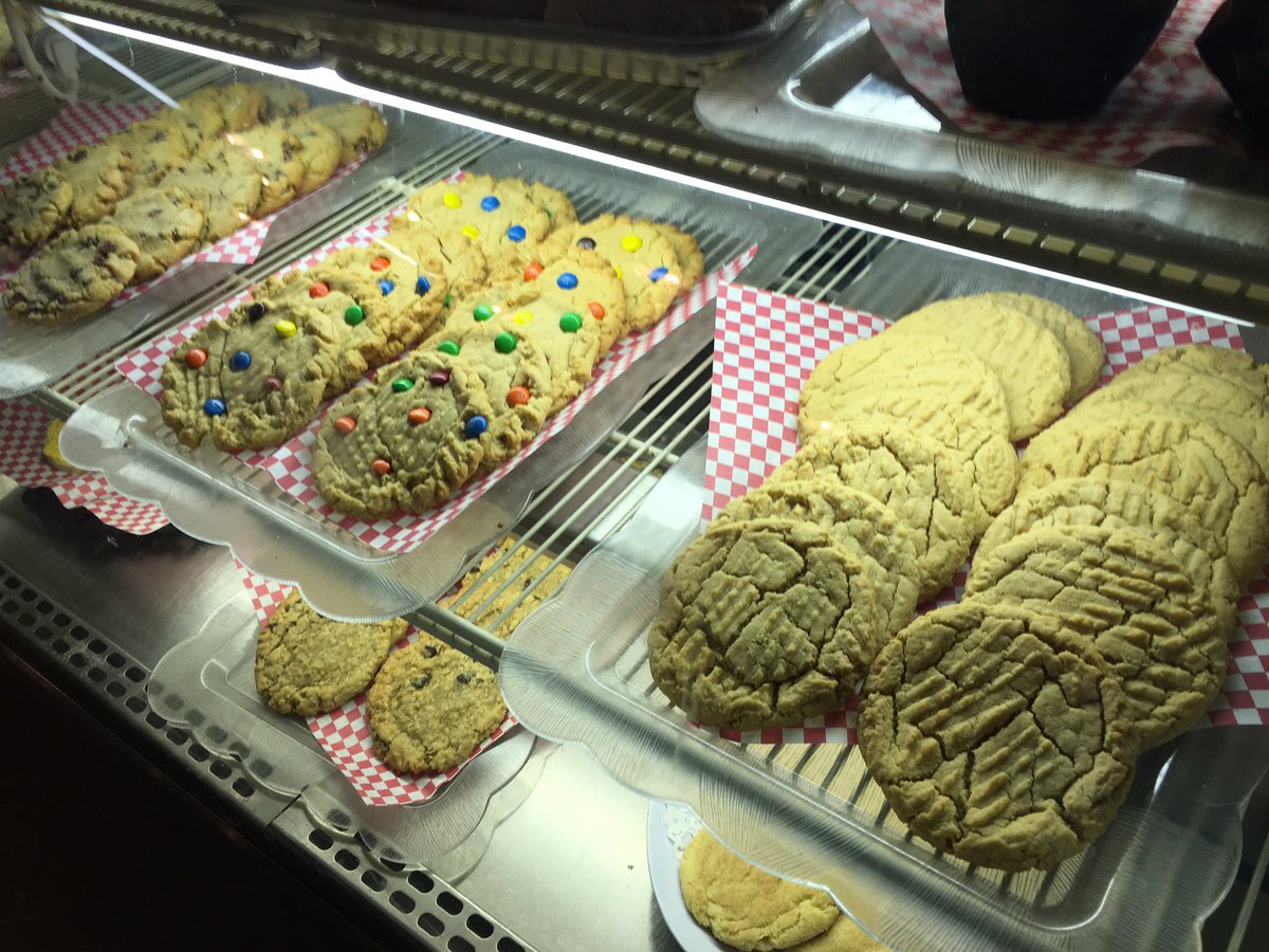 Schnepf_Farms's tweet image. Stop by #SchnepfFarms for breakfast/lunch or to pick up fresh baked items, we would love to see you! #FarmFresh