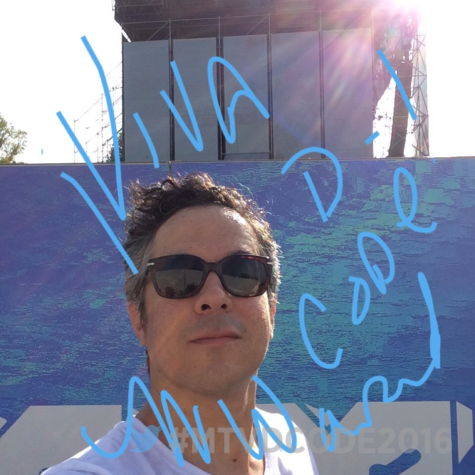 mtvspain's tweet photo. Con @mwardtweeting desde @dcodefest #zonafestivaleramtv #MTVDCODE2016 https://t.co/ePnbc4aqk6